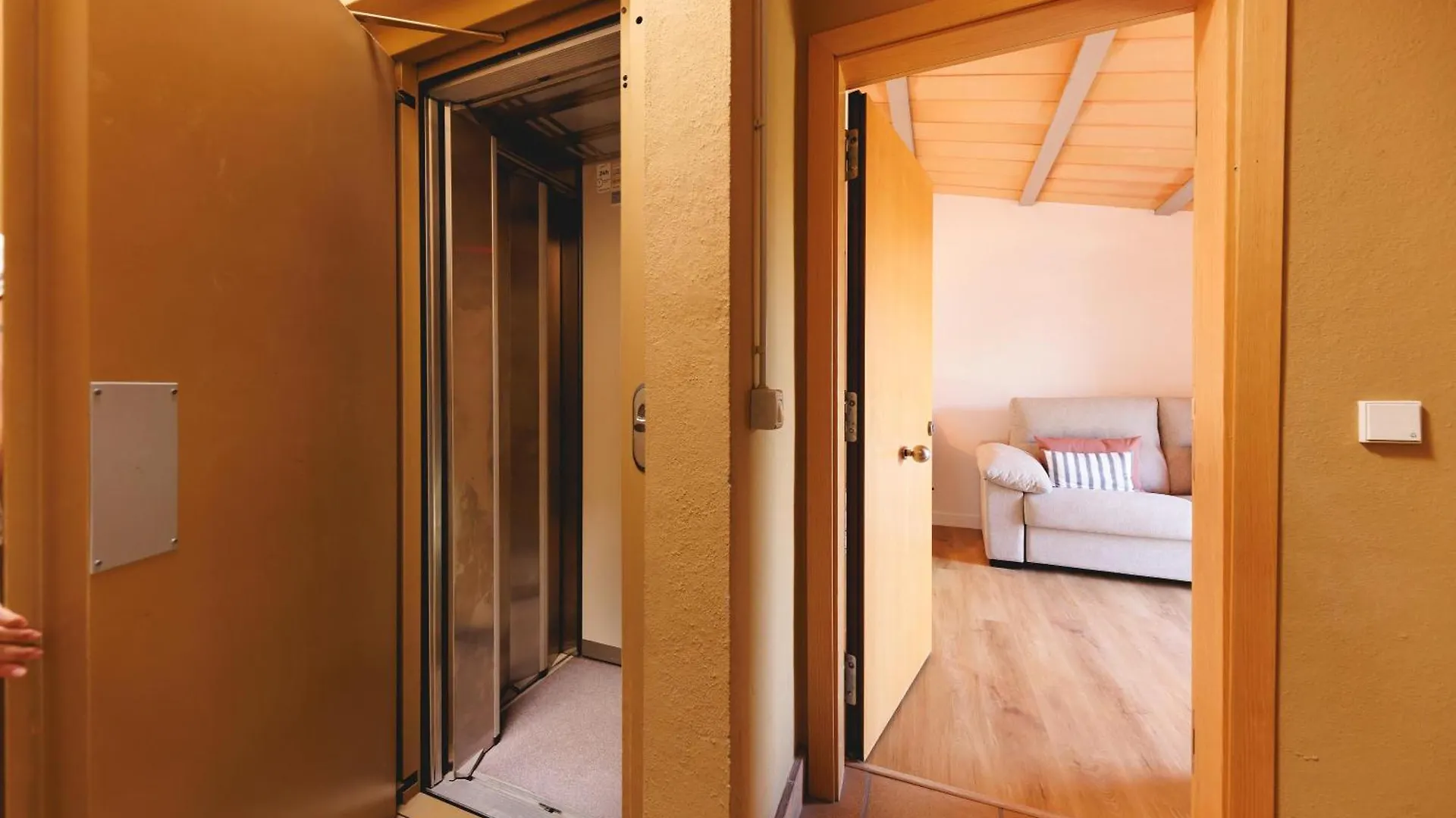Bravissimo Calderers, Monthly Apartments Girona 0*,  Hiszpania