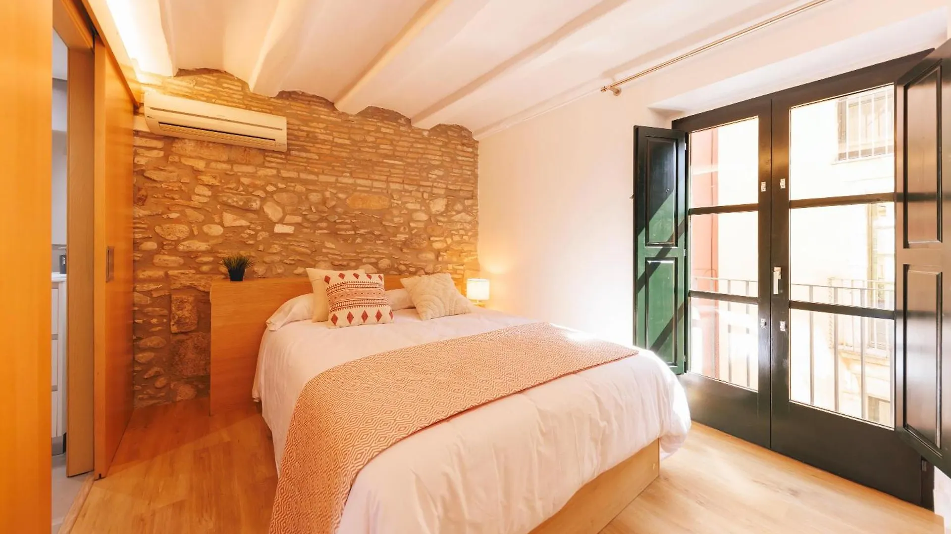 Bravissimo Calderers, Monthly Apartments Girona