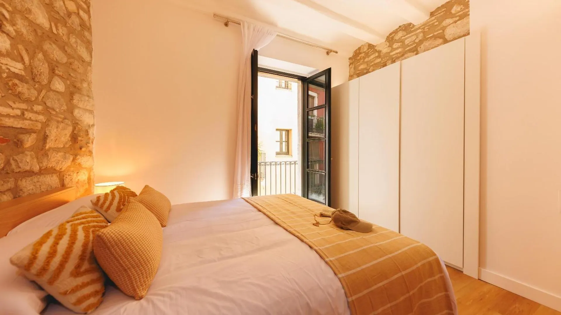 Bravissimo Calderers, Monthly Apartments Girona